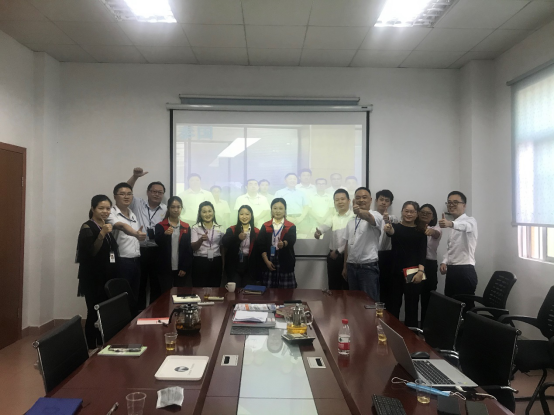 华体会官方网页版-华体会(中国)软件与炎墨合影